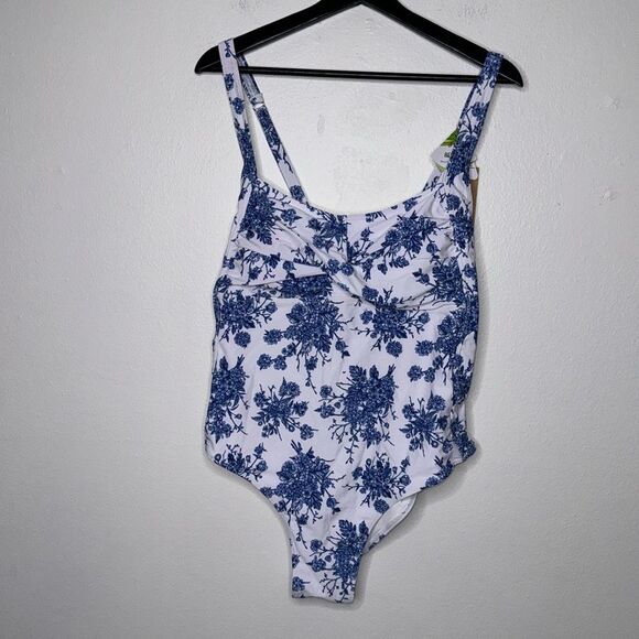 BERLOOK Floral Plus Size One-Piece Swimsuit Size 20 - Picture 3 of 13